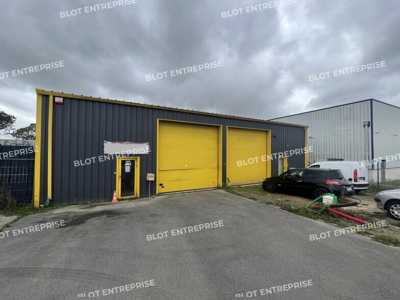 Local d'activités dans Puceul à vendre - Photo de l’immeuble – Image 1 sur 6