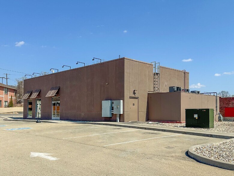 375 E High St, Potosi, MO à vendre - Photo de l’immeuble – Image 2 sur 7