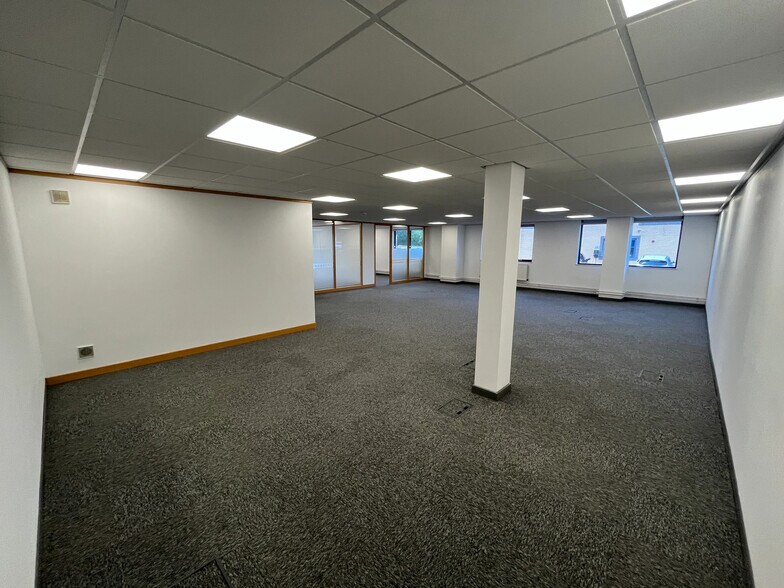 Pacific Rd, Altrincham à louer - Photo de l’immeuble – Image 3 sur 8