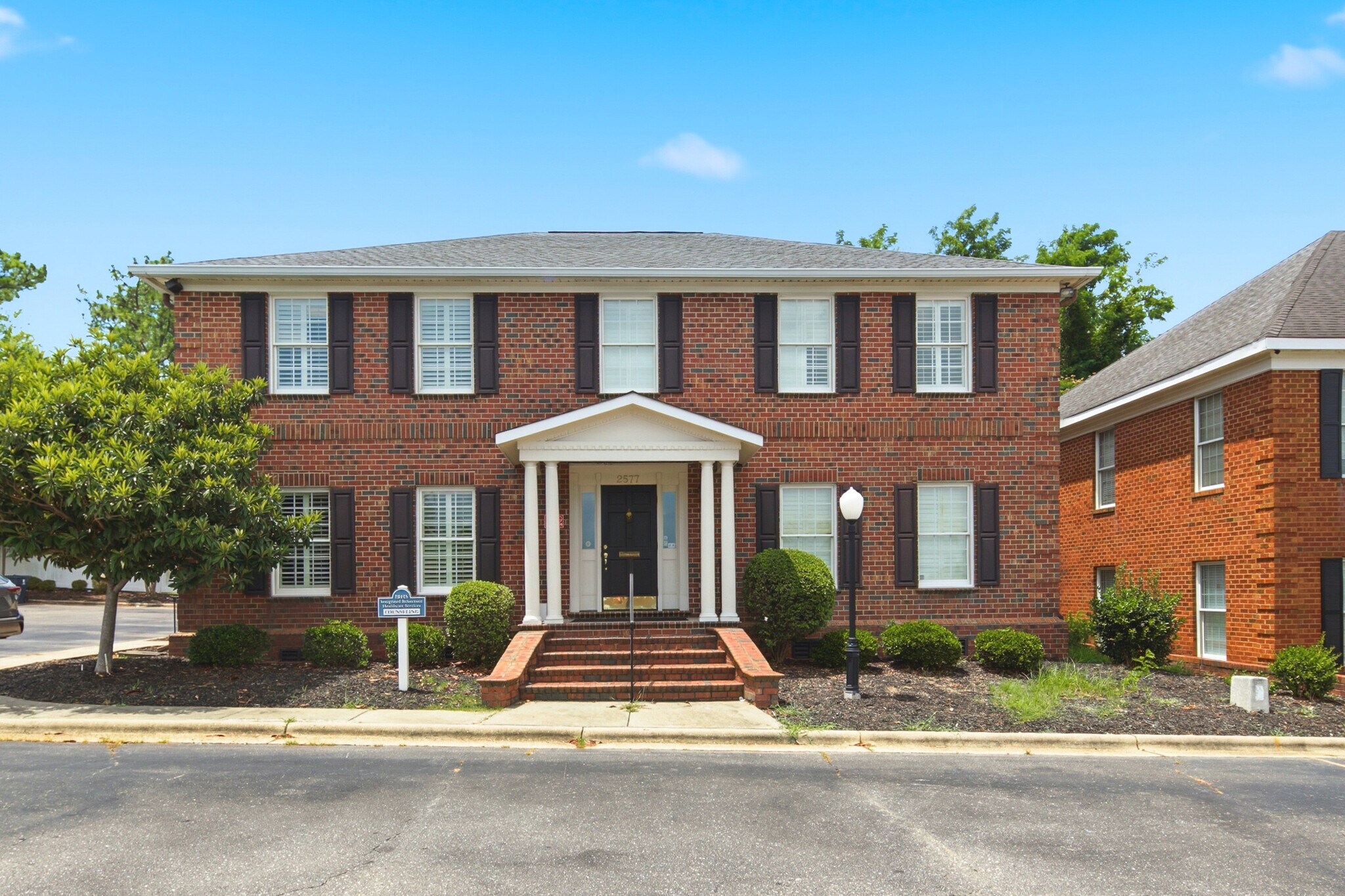 2577 Ravenhill Dr, Fayetteville, NC à vendre Photo de l’immeuble– Image 1 sur 36