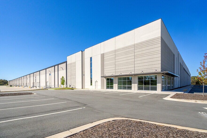 1325 Truby Dr, Haw River, NC à louer - Photo de l’immeuble – Image 3 sur 12