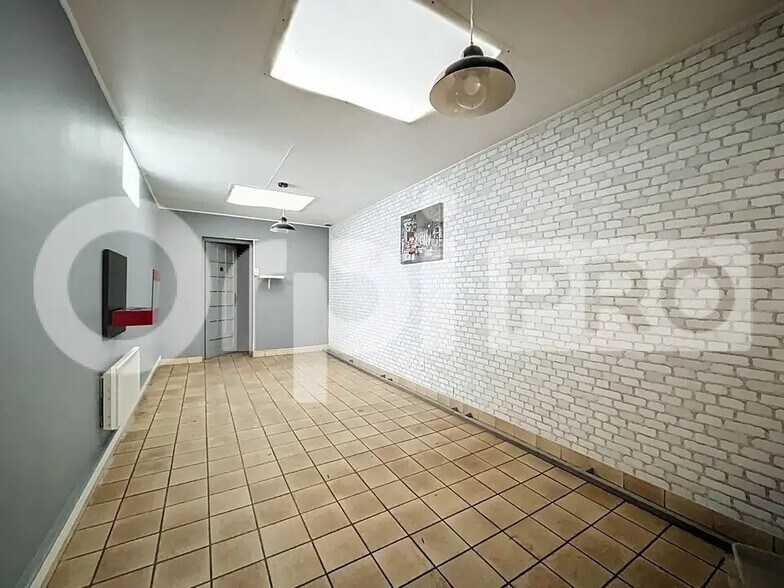 Local commercial dans Hermes à vendre - Photo intérieure – Image 2 sur 8
