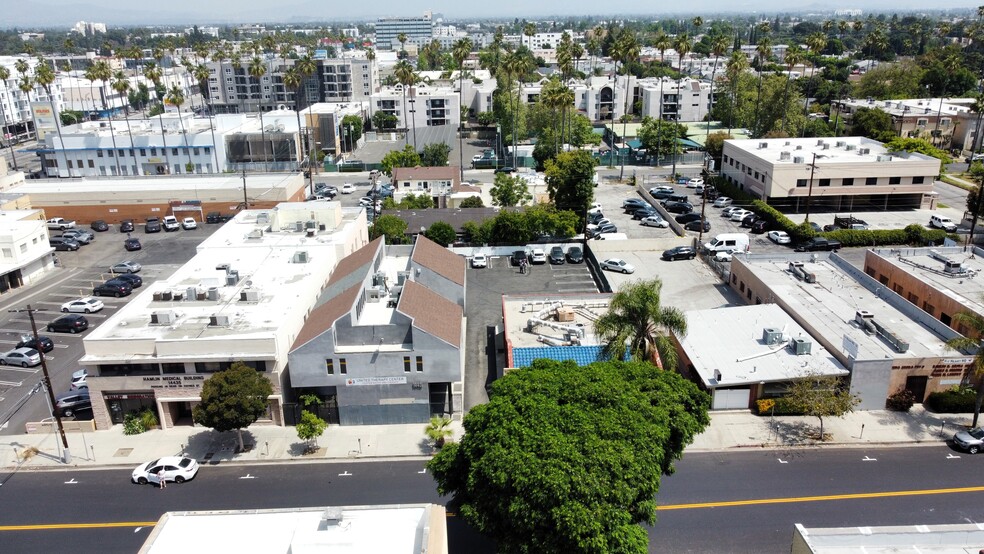 14431 Hamlin St, Van Nuys, CA à louer - Photo de l’immeuble – Image 3 sur 9
