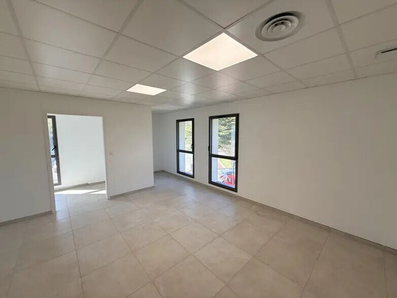 Bureau dans Lorgues à vendre - Photo intérieure – Image 3 sur 6