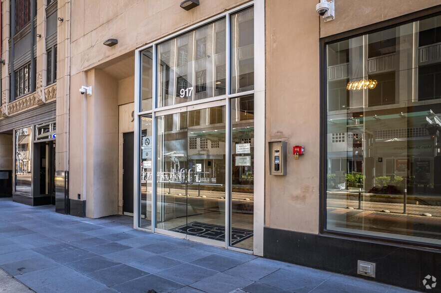 917 Main St, Houston, TX à vendre - Photo de l’immeuble – Image 3 sur 12