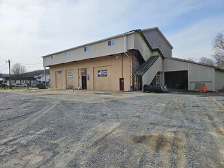 Plus de détails pour 677 Center St E, Rainelle, WV - Bureau à vendre