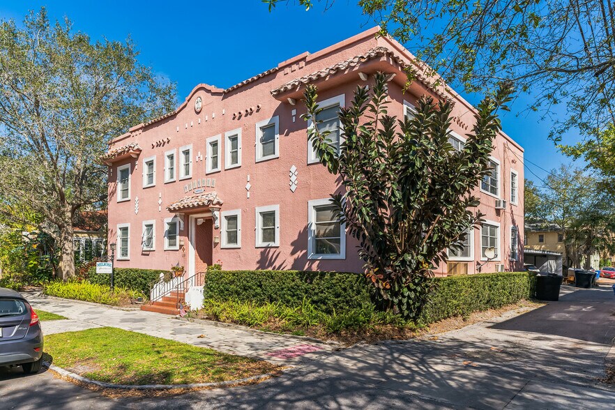 1233 Oak St NE, Saint Petersburg, FL à vendre - Photo de l’immeuble – Image 3 sur 11
