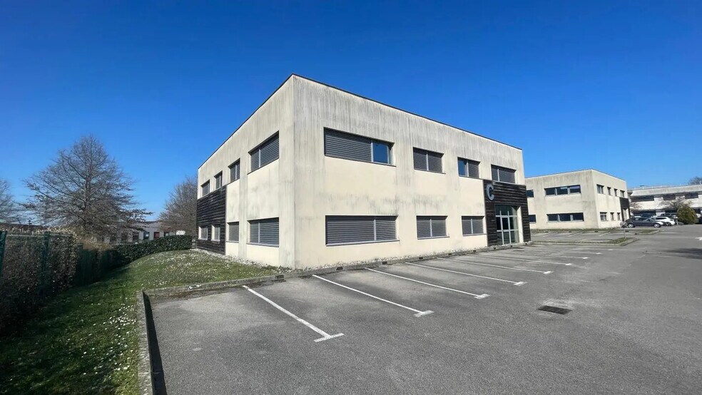 Bureau dans Bourg-en-Bresse à louer - Photo de l’immeuble – Image 1 sur 3