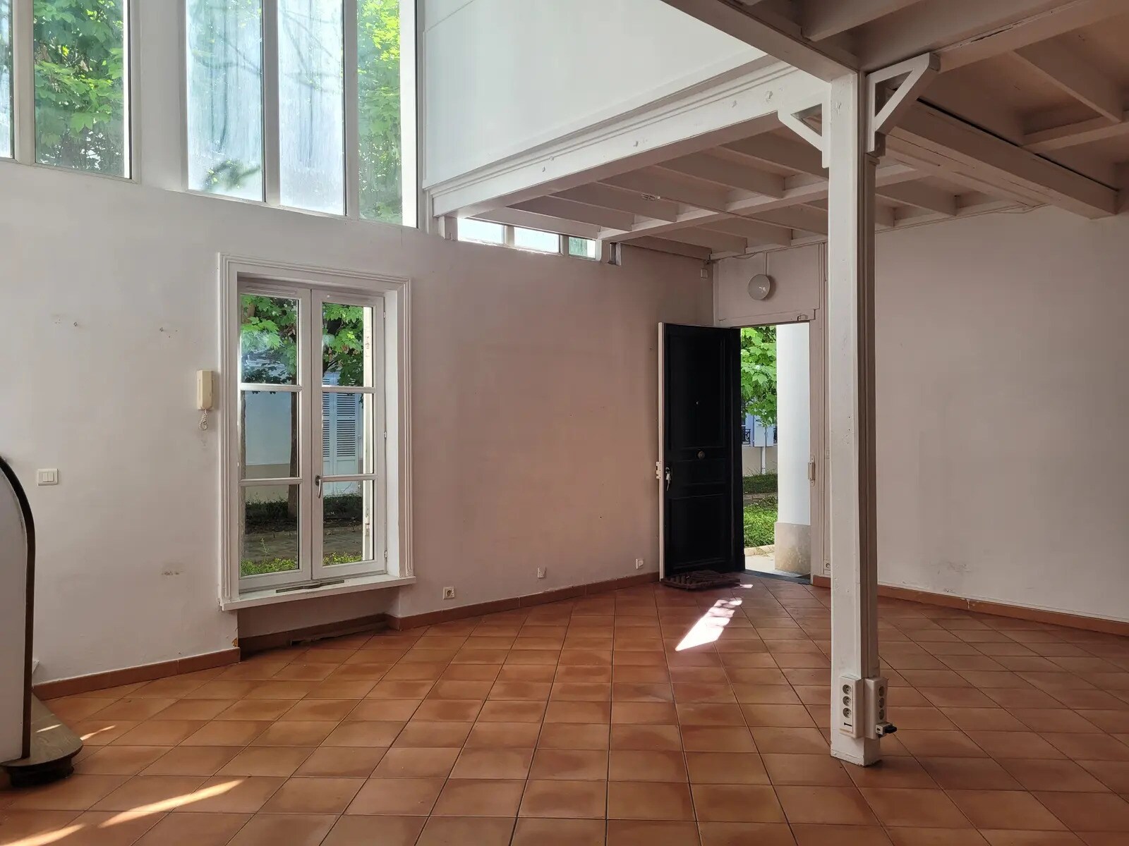 11 Rue Chateaubriand, Paris à vendre Photo de l’immeuble– Image 1 sur 13