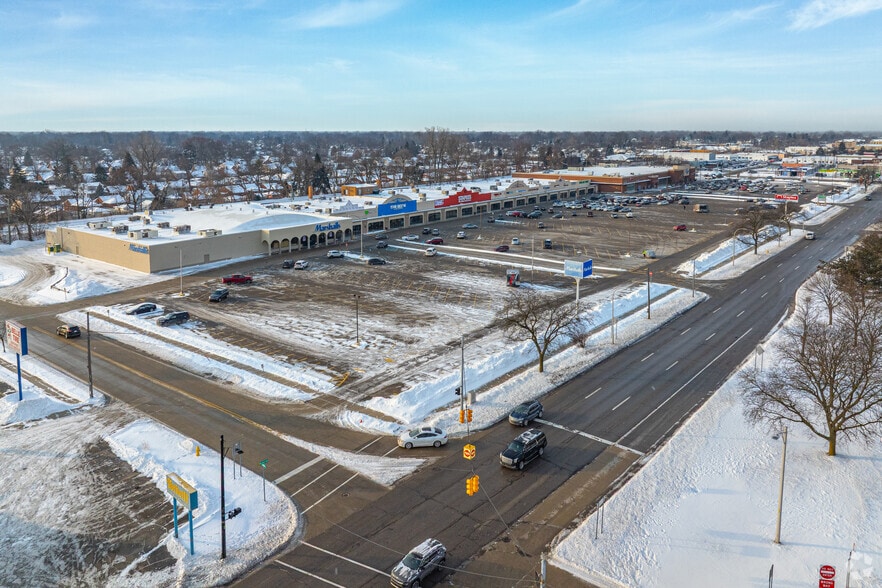23001-23303 Michigan Ave, Dearborn, MI à louer - Aérien – Image 2 sur 15