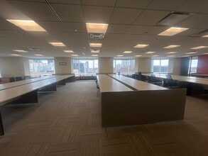 425 S Financial Pl, Chicago, IL à louer Photo de l’immeuble– Image 1 sur 3