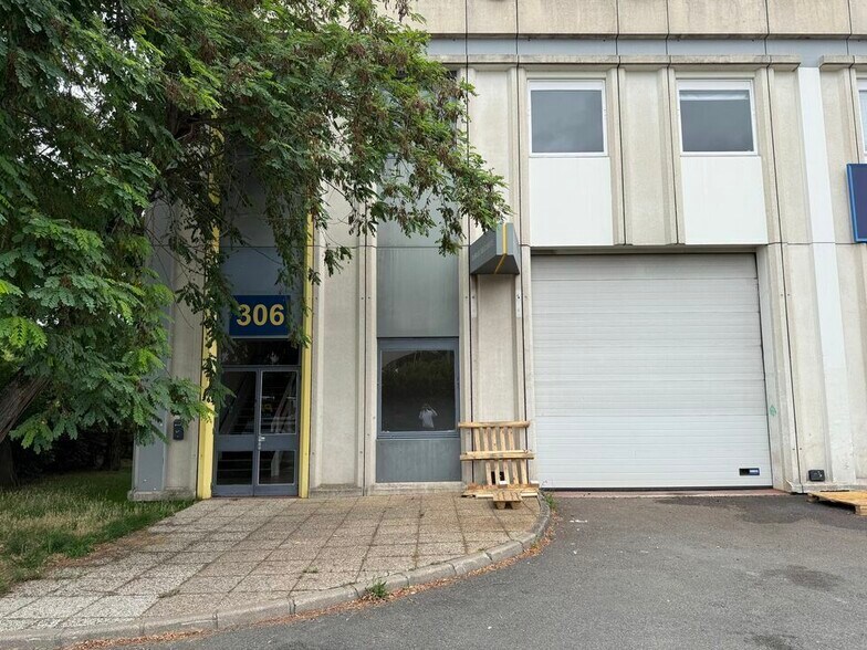 114 Avenue Louis Roche, Gennevilliers à louer - Photo de l’immeuble – Image 1 sur 20