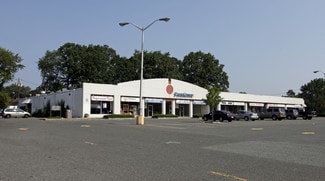 Plus de détails pour 2303 Woodbridge Ave, Edison, NJ - Local commercial à louer