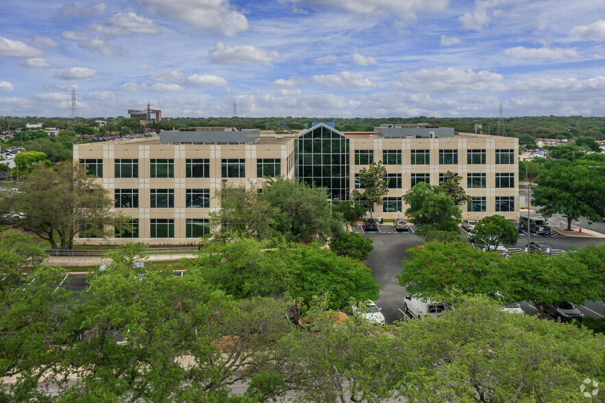 4511 Horizon Hill Blvd, San Antonio, TX à louer - Photo de l’immeuble – Image 2 sur 6
