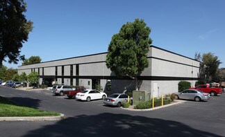Plus de détails pour 2080 Las Palmas Dr, Carlsbad, CA - Industriel/Logistique à louer