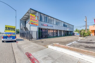 Plus de détails pour 2921 N Blackstone Ave, Fresno, CA - Bureau à vendre
