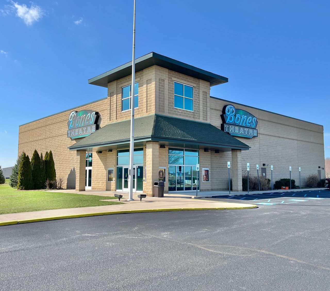 655 N Opportunity Dr, Columbia City, IN à vendre Photo de l’immeuble– Image 1 sur 15