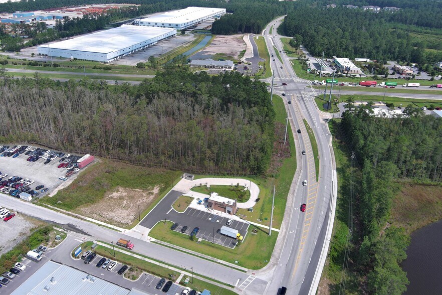102 Jim Benton Ct, Port Wentworth, GA à vendre - Photo de l’immeuble – Image 3 sur 5