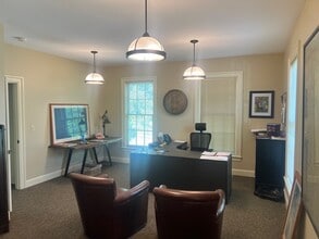 24 Pearl St, Essex Junction, VT à louer Photo intérieure– Image 2 sur 9