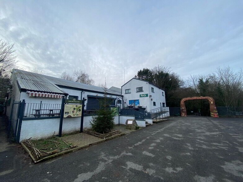 163 Stewartstown Rd, Belfast à louer - Photo de l’immeuble – Image 3 sur 4