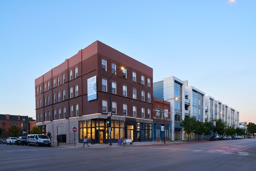 1856 W Chicago Ave, Chicago, IL à louer - Photo de l’immeuble – Image 2 sur 4