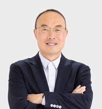 Chris Hwang