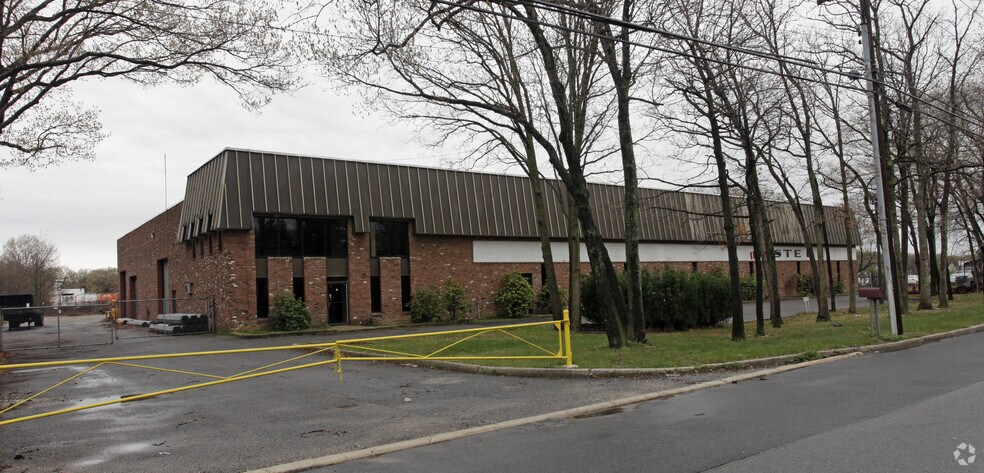 87 Arlington Ave, Saint James, NY à louer - Photo de l’immeuble – Image 2 sur 7