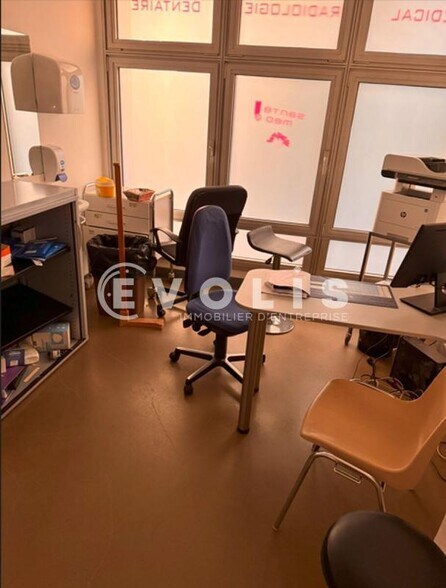 Local commercial dans Montreuil à louer - Photo intérieure – Image 2 sur 20
