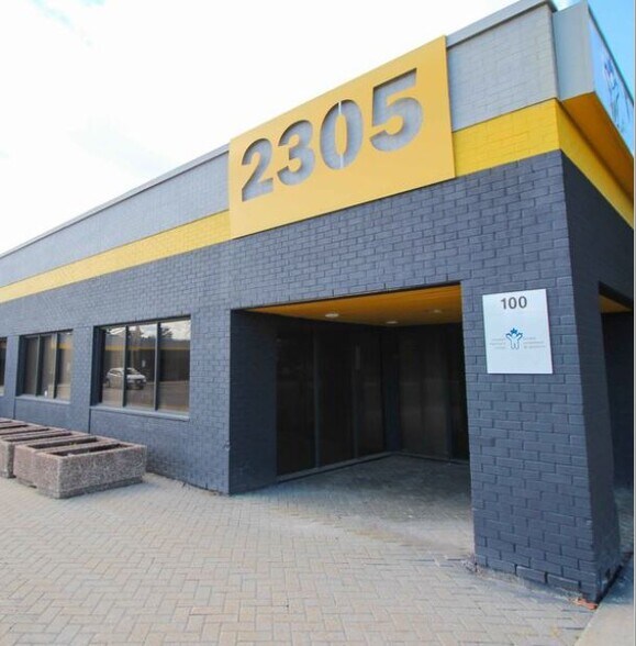 2305 St Laurent Blvd, Ottawa, ON à louer - Photo principale – Image 2 sur 4