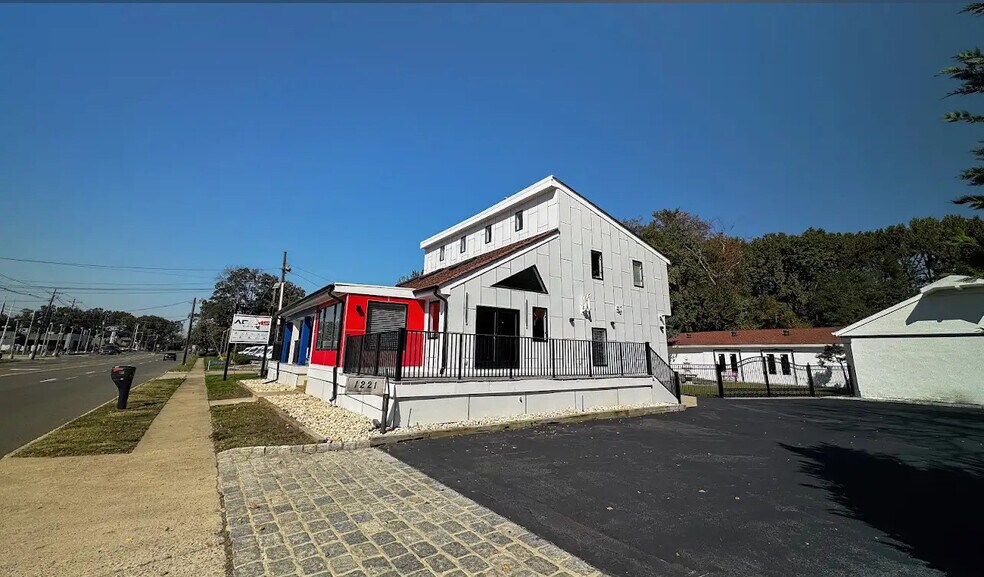 1221 Bloomfield Ave, Fairfield, NJ à louer - Photo de l’immeuble – Image 2 sur 4