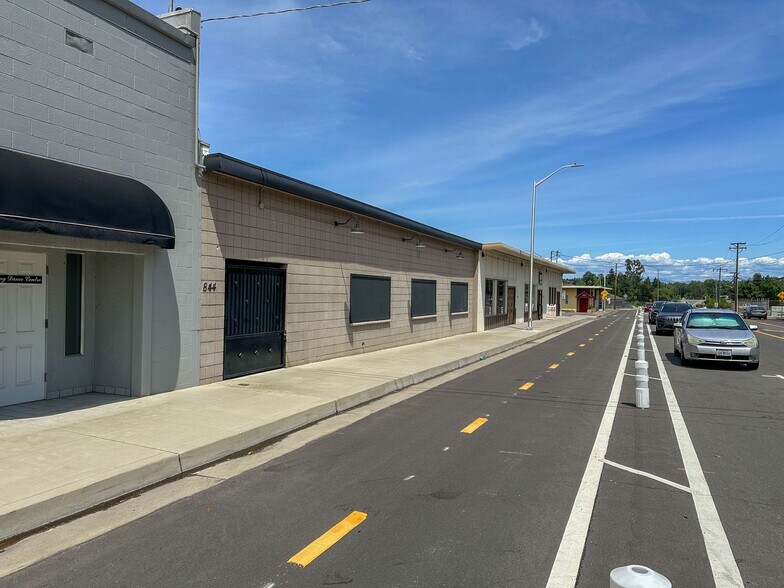 840-844 Butte St, Redding, CA à louer - Photo de l’immeuble – Image 1 sur 2