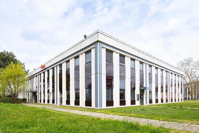 Plus de détails pour Bureau, Local d'activités à louer