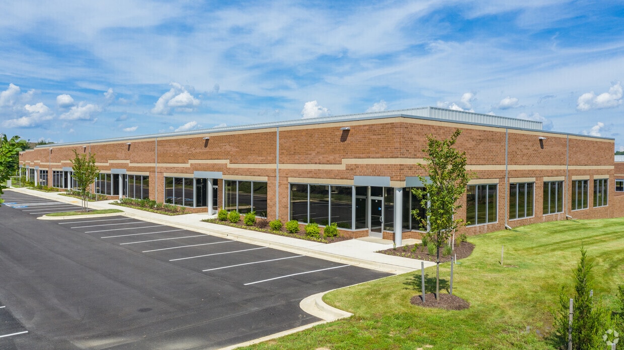 16901 Melford Blvd, Bowie, MD à louer Photo de l’immeuble– Image 1 sur 2