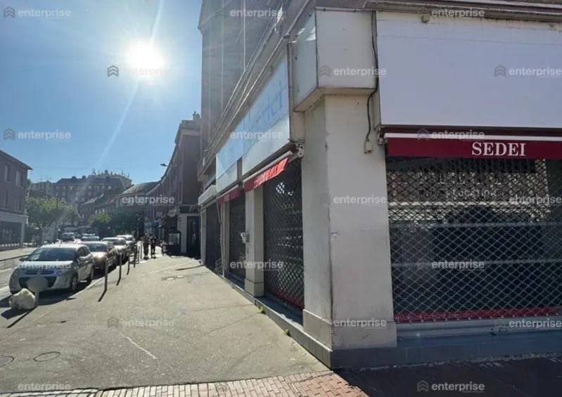 Local commercial dans Amiens à louer - Photo de l’immeuble – Image 3 sur 7