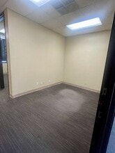 1202 Hallmark Dr, San Antonio, TX à louer Photo intérieure– Image 2 sur 6
