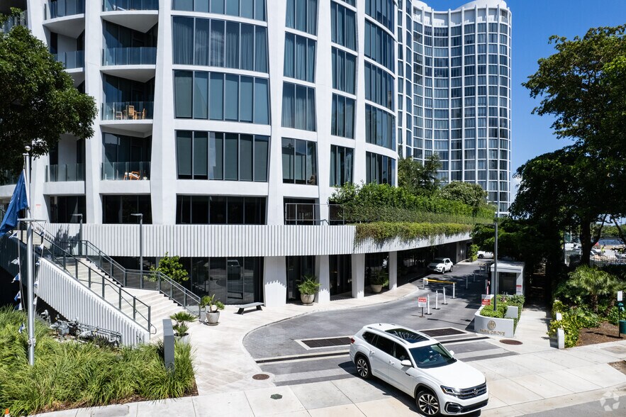 2811-2831 S Bayshore Dr, Miami, FL à vendre - Photo de l’immeuble – Image 2 sur 5