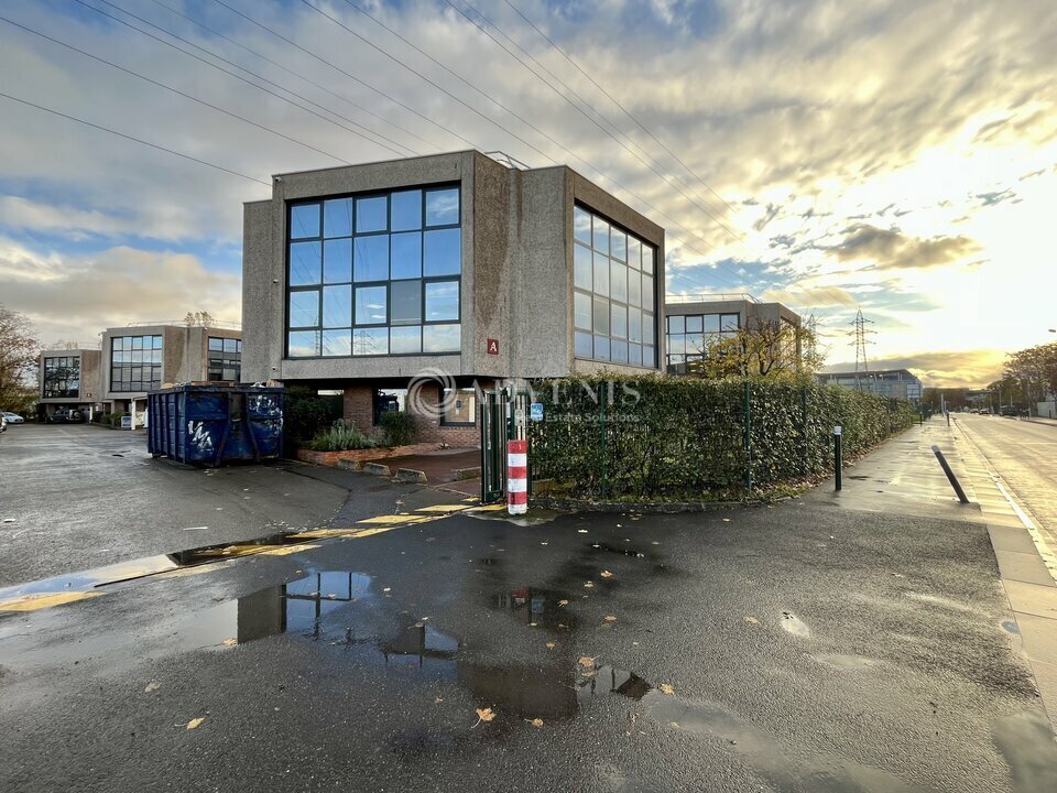 Bureau dans Nanterre à vendre Photo de l’immeuble– Image 1 sur 13