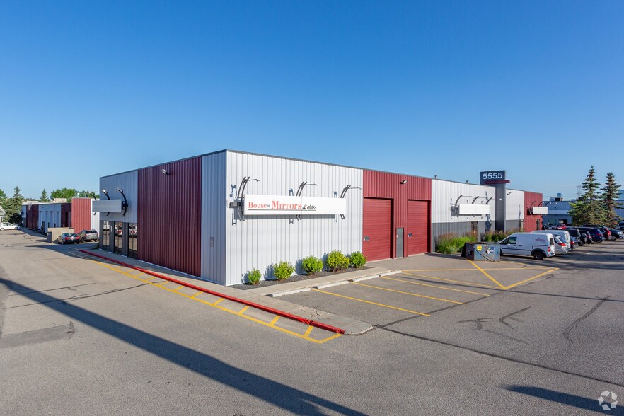 5555 2nd St SE, Calgary, AB à louer - Photo de l’immeuble – Image 2 sur 5
