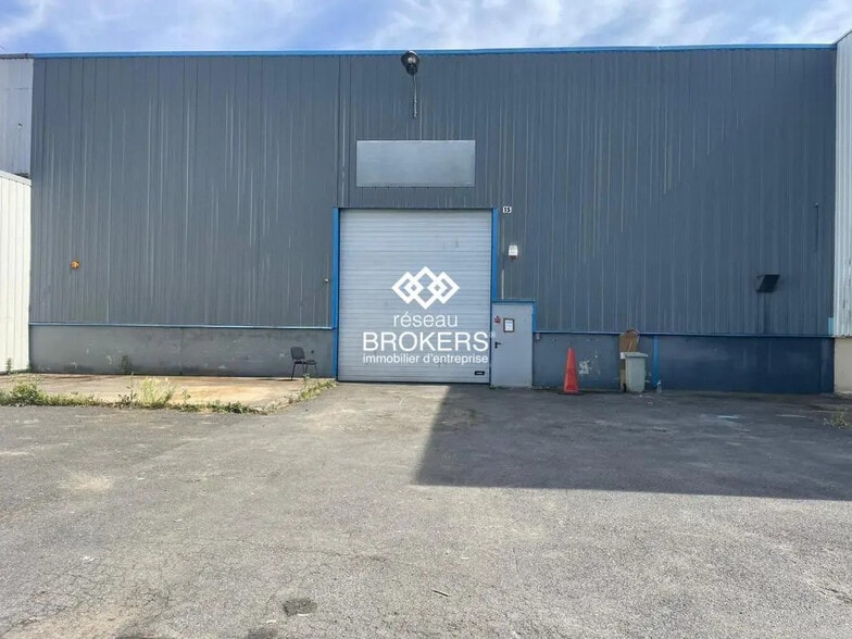 Industriel/Logistique dans SAINT-OUEN-L'AUMONE à vendre - Photo de l’immeuble – Image 1 sur 19