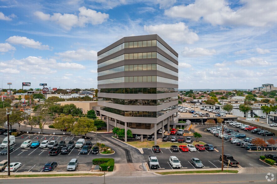 10010 San Pedro Ave, San Antonio, TX à louer - Photo de l’immeuble – Image 2 sur 40