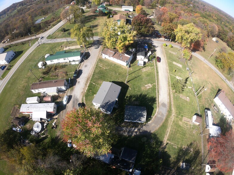 101 Superior Ln, Aliquippa, PA à vendre - Photo de l’immeuble – Image 2 sur 3