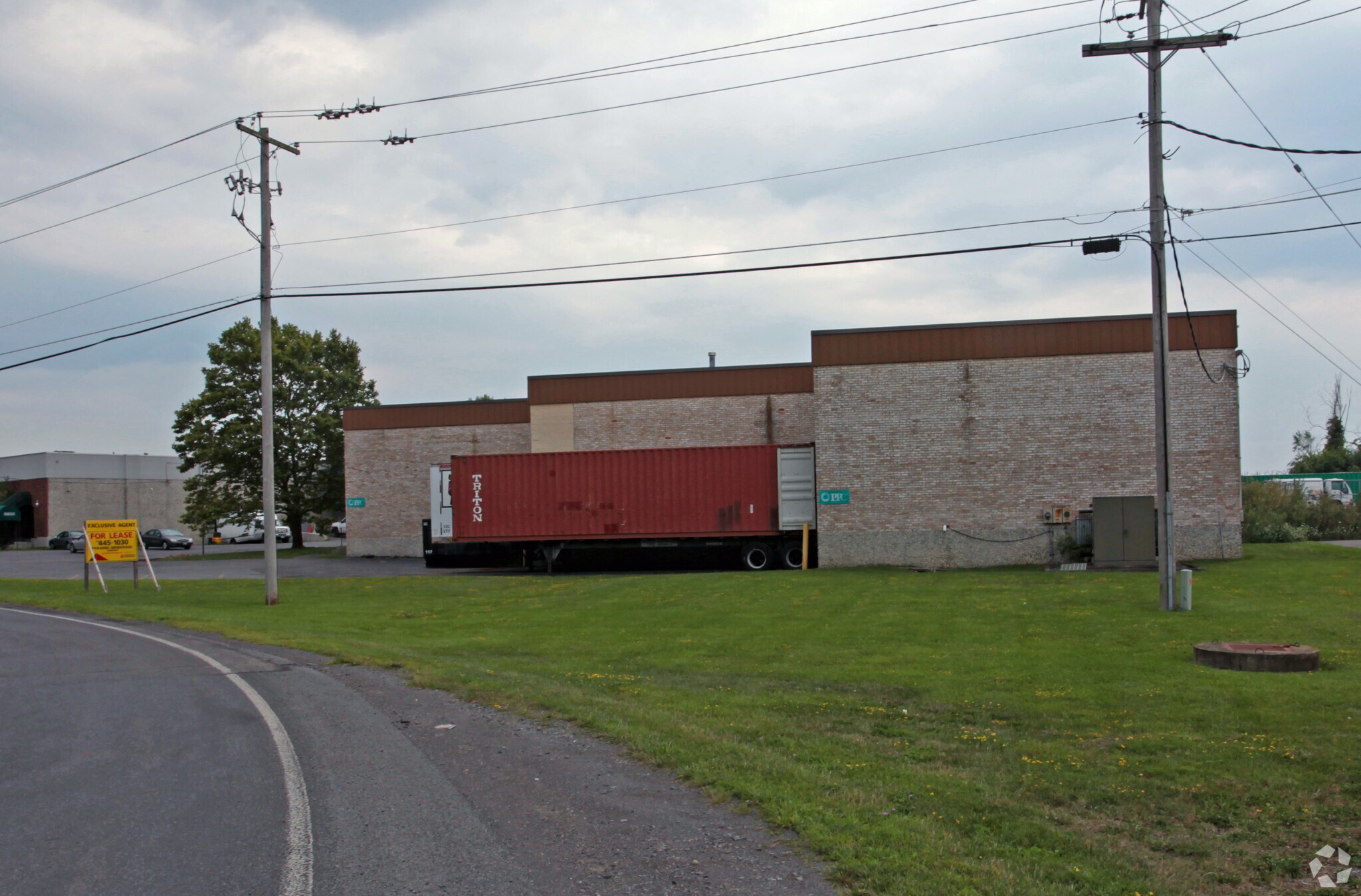 6606 Joy Rd, East Syracuse, NY à louer Photo principale– Image 1 sur 7
