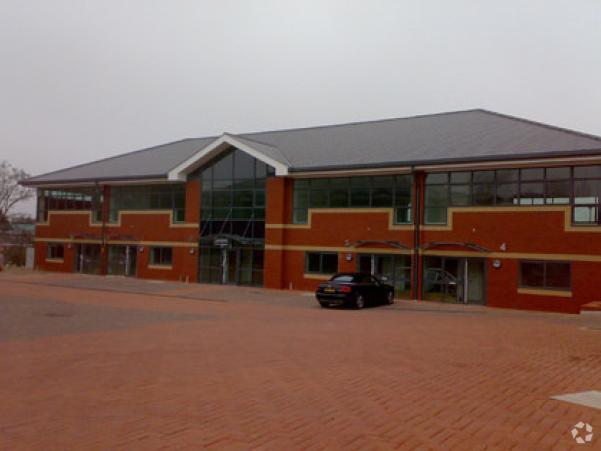 Manor Way, Borehamwood à vendre - Photo de l’immeuble – Image 2 sur 8