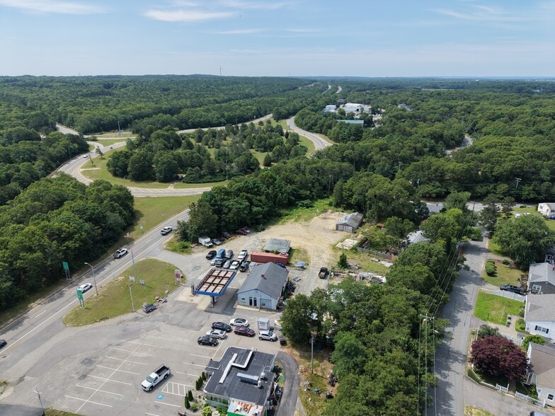 810 MacArthur Blvd, Pocasset, MA à vendre - Photo principale – Image 1 sur 4