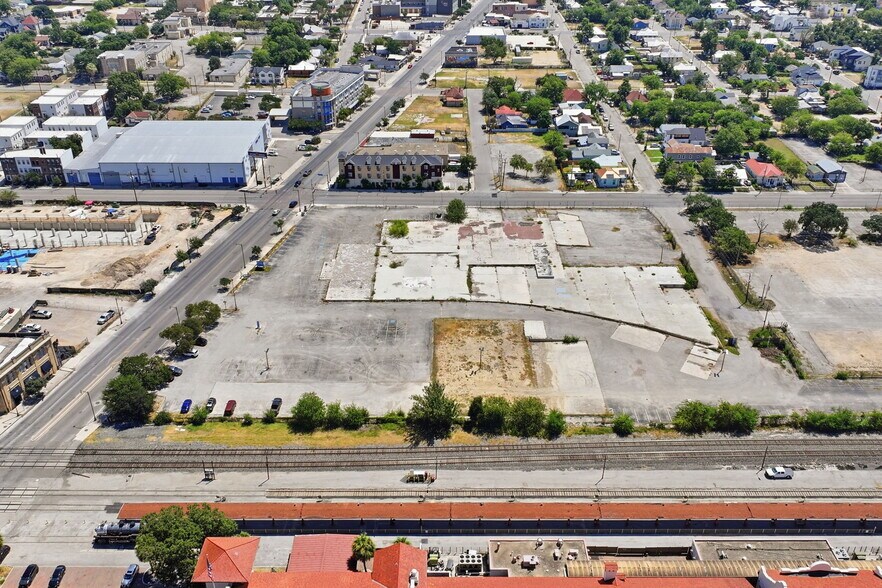 1220 E Commerce St, San Antonio, TX à vendre - Photo de l’immeuble – Image 3 sur 24