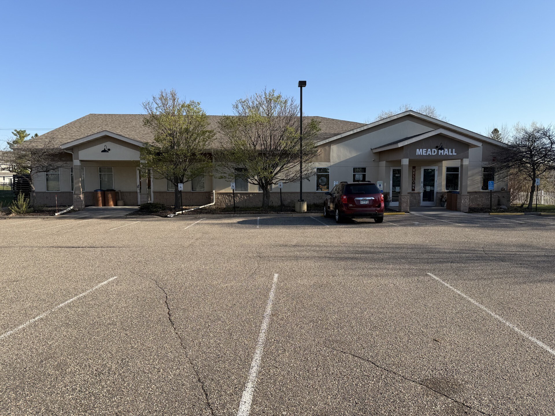 1320 County Road D E, Maplewood, MN à vendre Photo principale– Image 1 sur 4