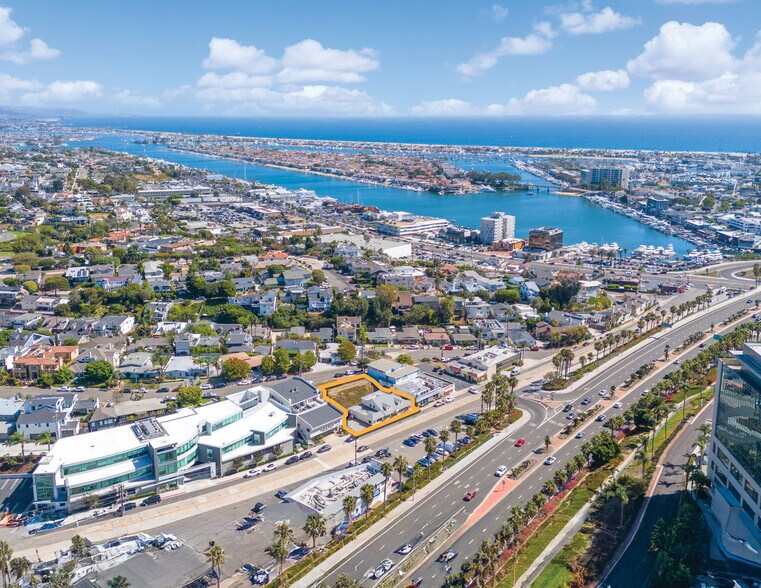 314-322 N Old Newport Blvd, Newport Beach, CA à vendre - Photo de l’immeuble – Image 1 sur 10