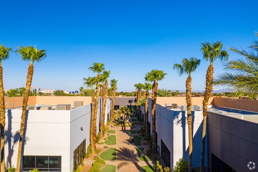 5920 S Rainbow Blvd, Las Vegas, NV à vendre - Photo de l’immeuble – Image 3 sur 12