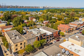 171-183 Rue Saint-Charles O, Longueuil, QC - Vue aérienne  vue de carte