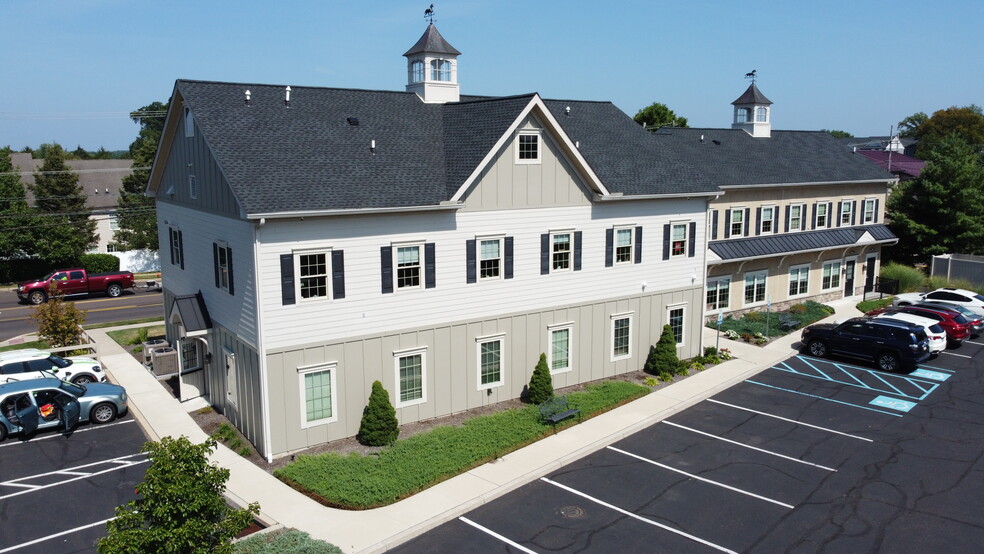 350 N Main St, Chalfont, PA à vendre - Photo de l’immeuble – Image 2 sur 22